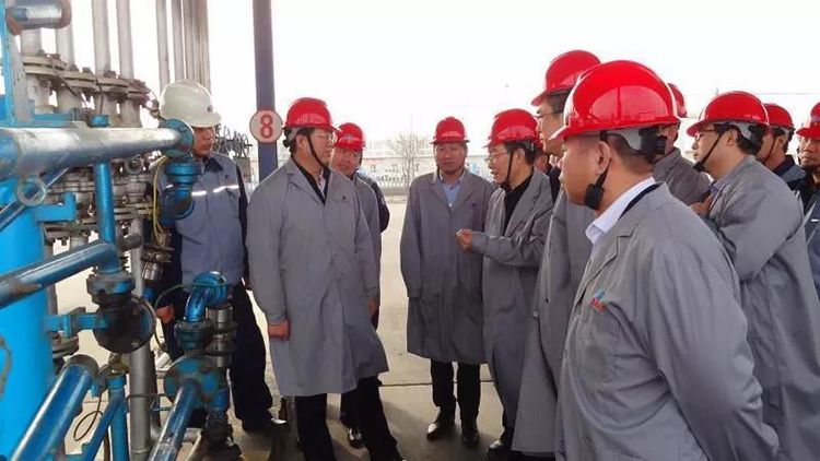 【頭條】17個檢查組查出99個重大安全隱患,山東17家企業停產,229家被處罰。