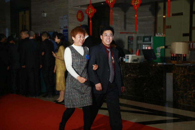 “凝心聚力 ·砥礪前行”— 龍港集團(tuán)2020新春年會(huì)完美收官！