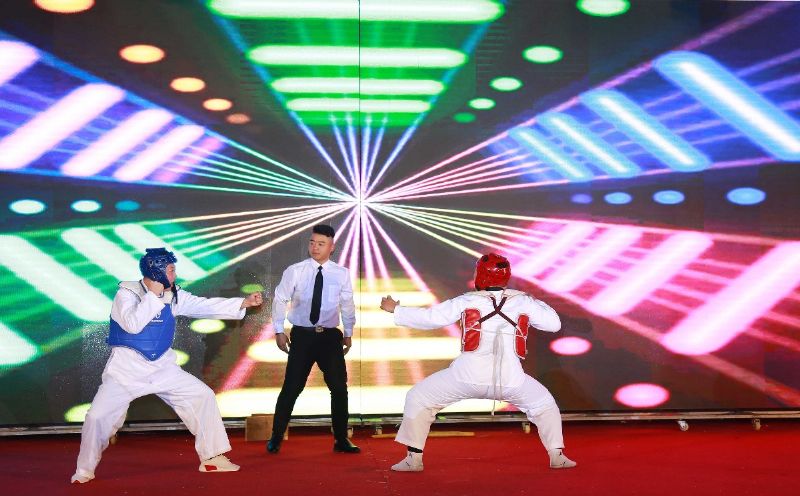 “凝心聚力 ·砥礪前行”— 龍港集團(tuán)2020新春年會(huì)完美收官！