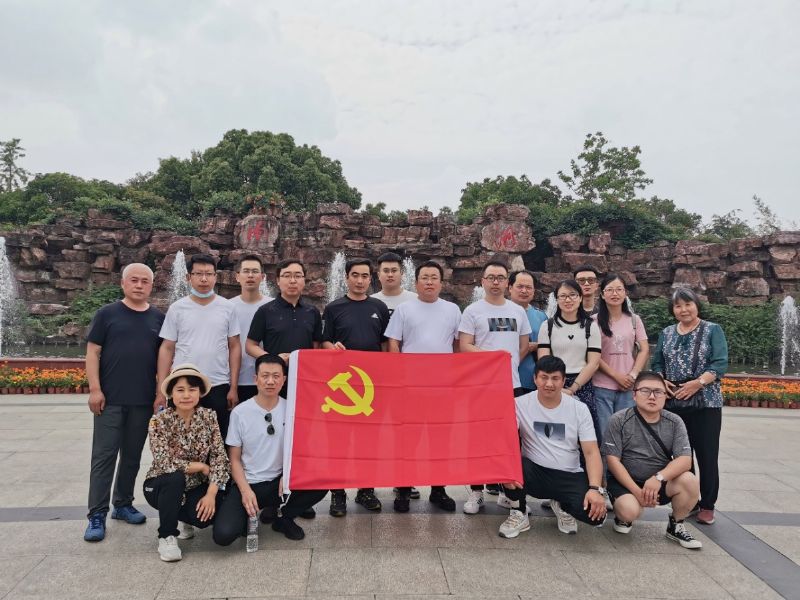 重溫黨史 堅定信念 熔煉團隊 共創未來——龍港集團開展紅色主題團建活動