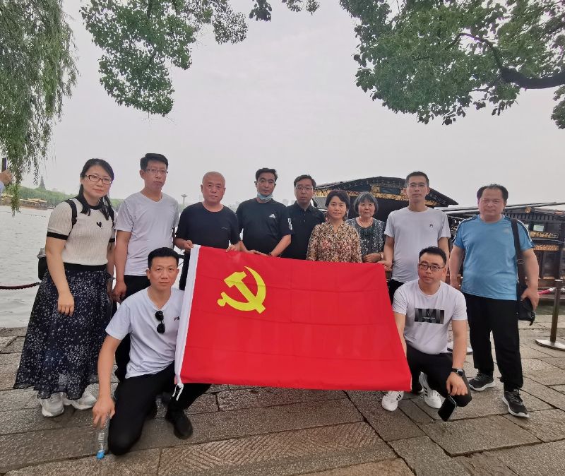 重溫黨史 堅定信念 熔煉團隊 共創未來——龍港集團開展紅色主題團建活動