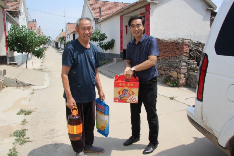 情系老黨員，慰問暖人心——新生代企業(yè)家代表、龍港集團常務(wù)副總經(jīng)理王敬武走訪慰問老黨員