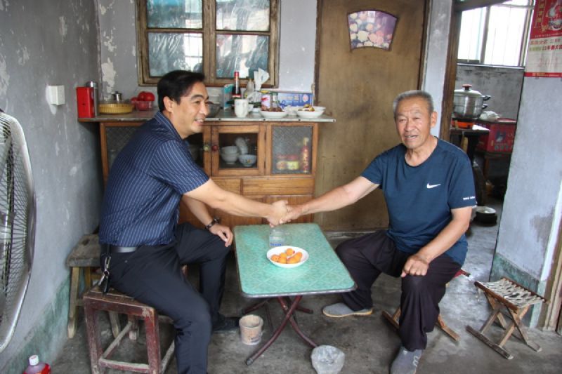 情系老黨員，慰問暖人心——新生代企業(yè)家代表、龍港集團常務(wù)副總經(jīng)理王敬武走訪慰問老黨員